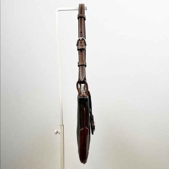 Dooney & Bourke Classic Autumn Dark Brown Slim Flat Pebbled Leather Shoulder Bag - Picture 2 of 16